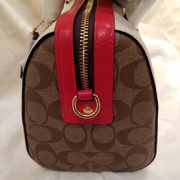 FAIR OFFERS RARE!! Coach Peanuts Snoopy Crossbody Bag - Picture 8 of 14